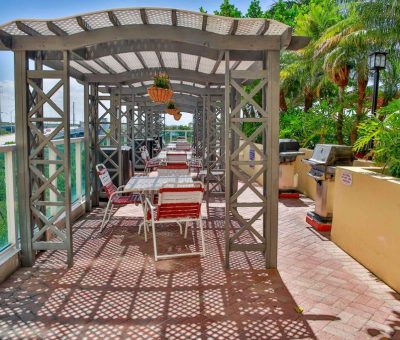 La CASSA by Globe Quarters -Miami Vacation Apartments at its best